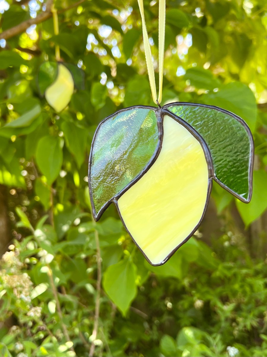 Stained glass lemon decoration with opal glass
