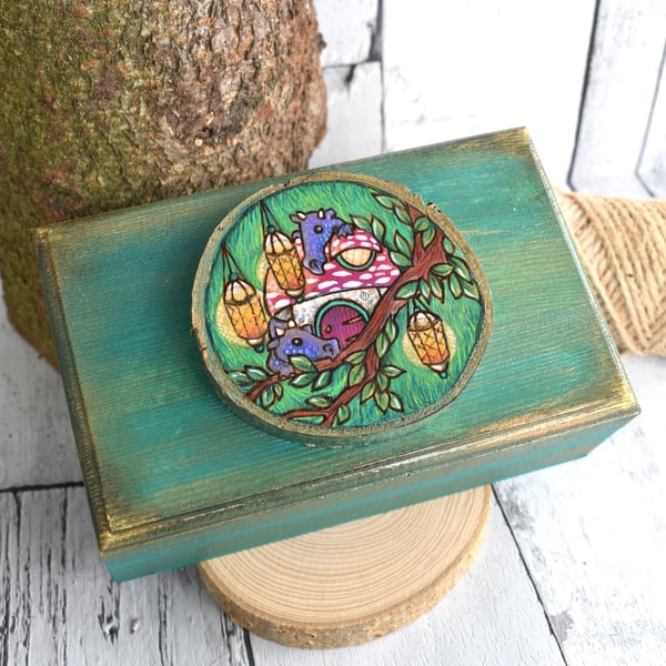 The dragon house box. Wood slice trinket chest.