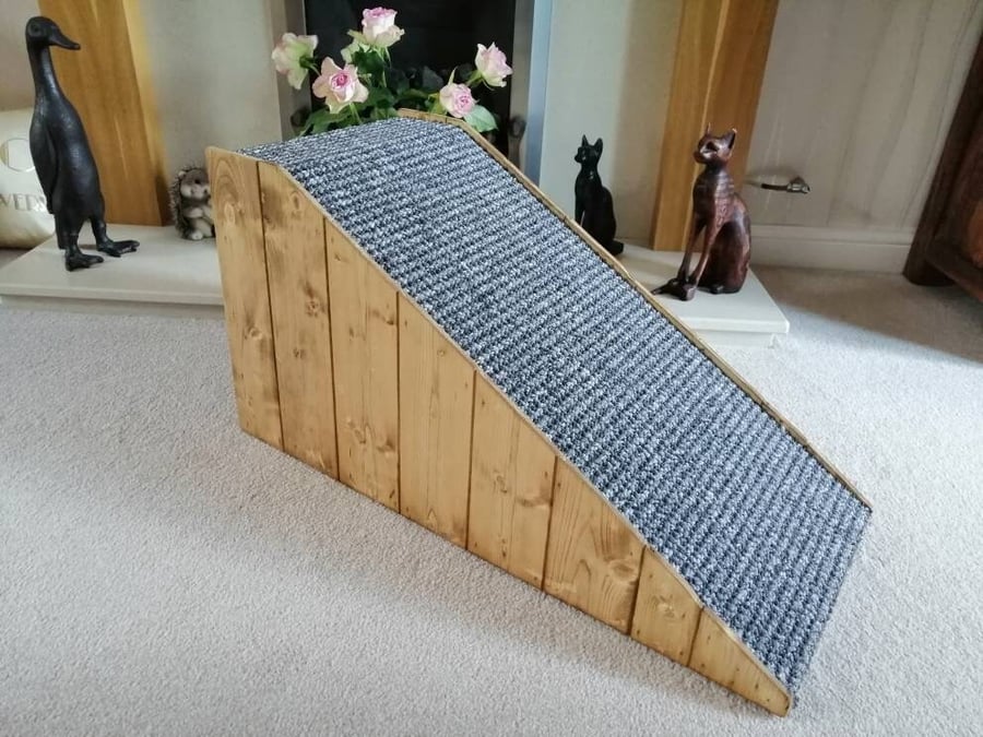 40cm H x 80xm L Wood Clad Pet Ramp with Grey Carpet