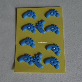 MID BLUE FEET SHAPED BUTTONS