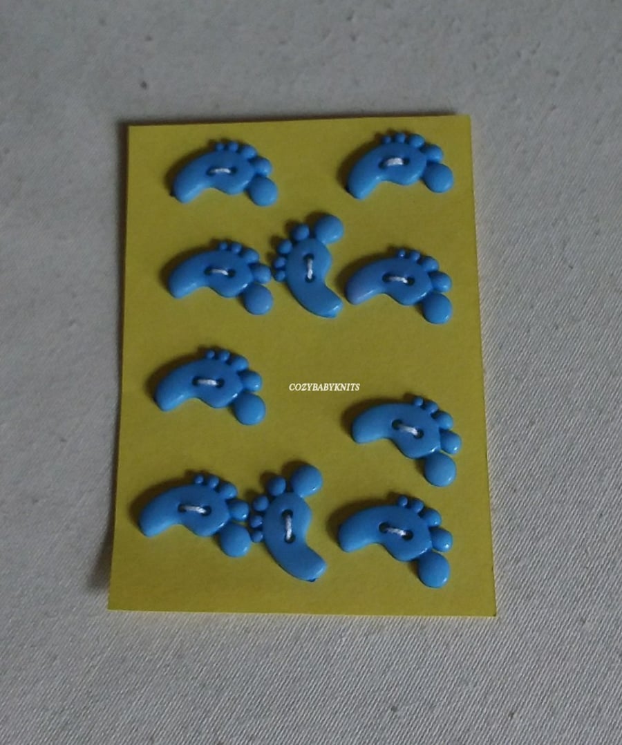 MID BLUE FEET SHAPED BUTTONS