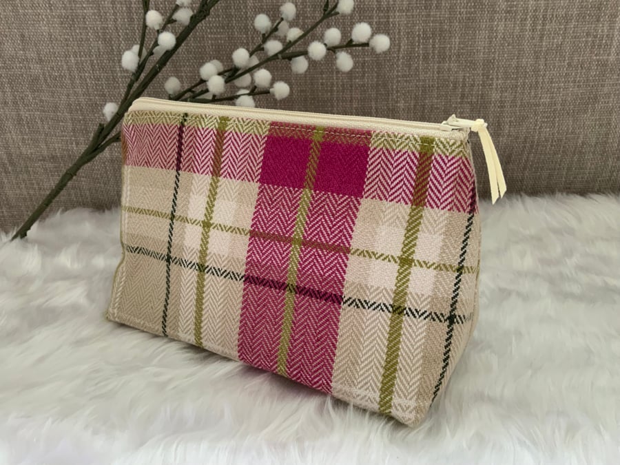 Cosmetic Bag, Zipped Pouch, Purse, Accessory Pouch, Make up Bag, Tartan
