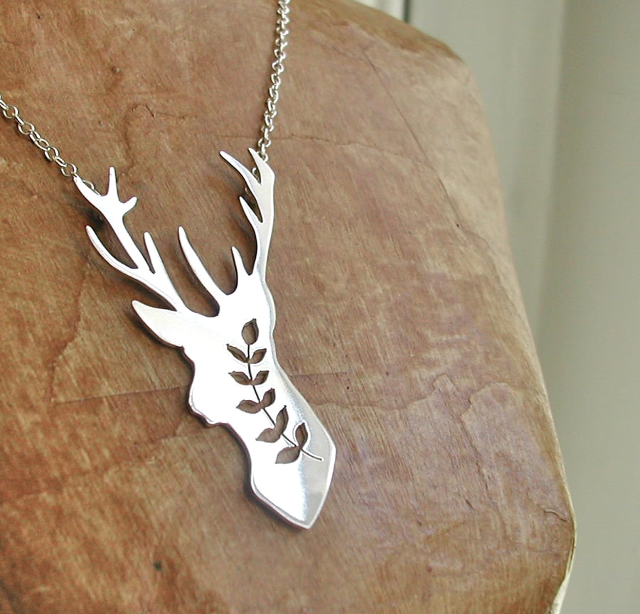 Silver Leaf Patterned Stag Necklace