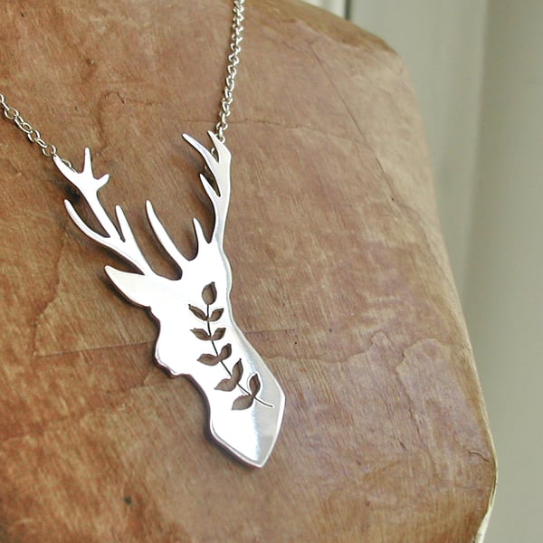 Silver Leaf Patterned Stag Necklace