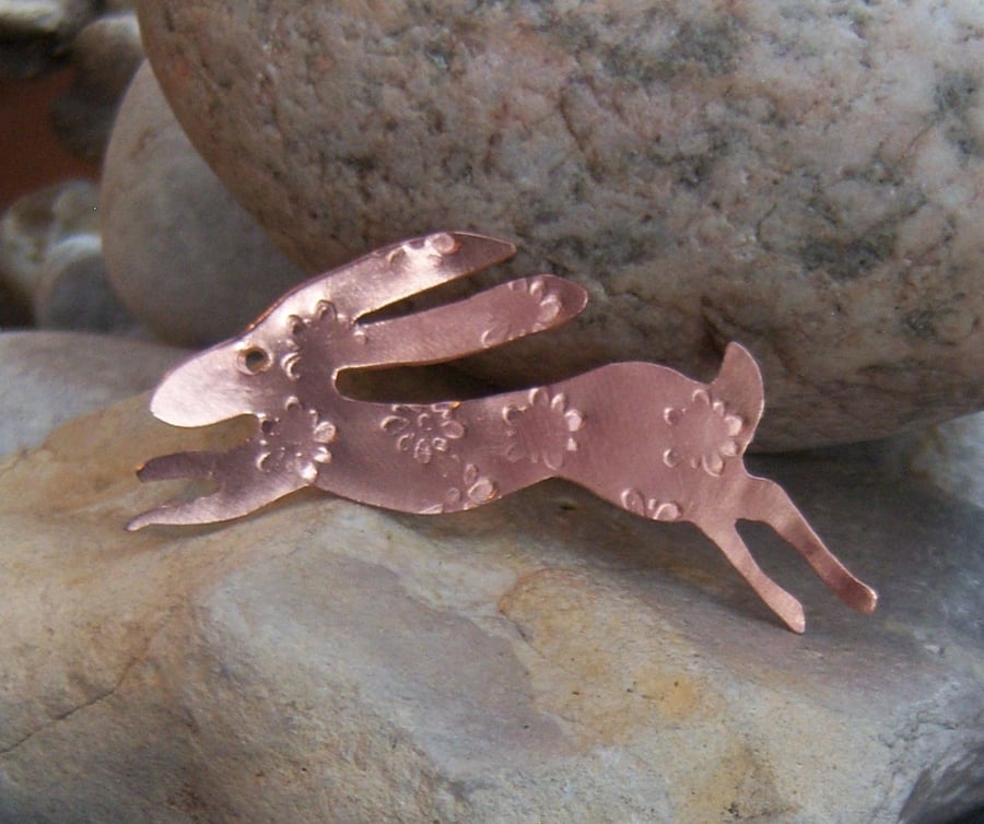 Hare brooch in copper with flower design imprint