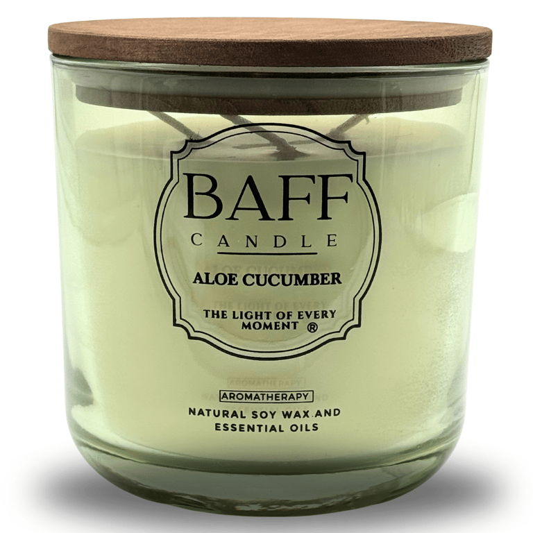Experience the calming blend of aloe and cucumber with our Baff Candle. This lux