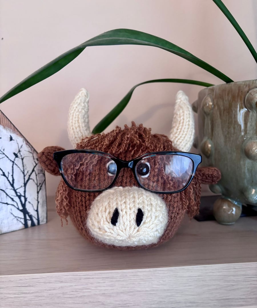 Highland cow glasses holder