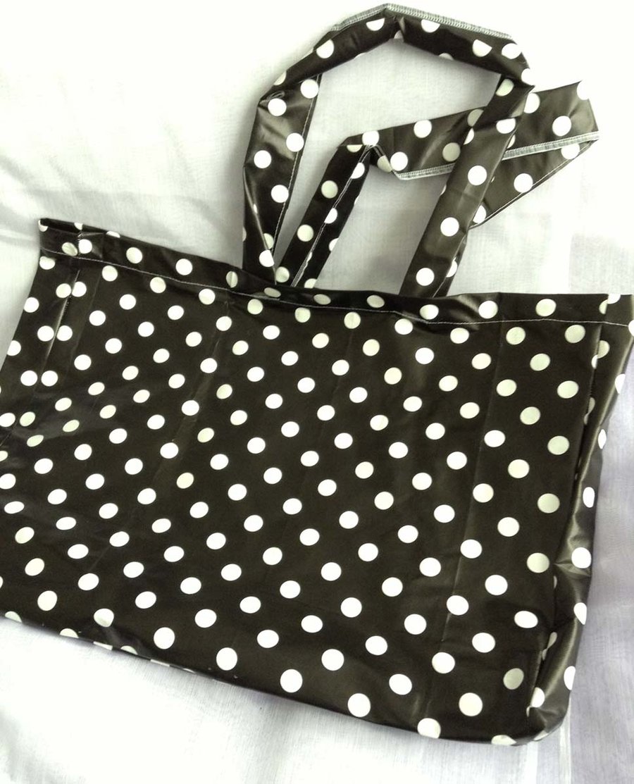 B&W spotty TOTE