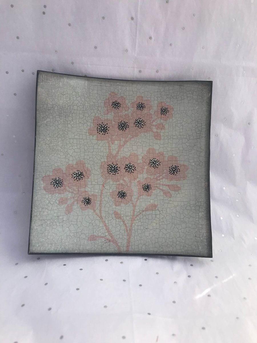 Pink daisy trinket dish