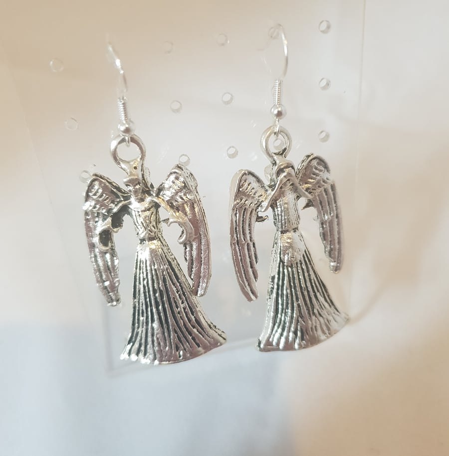 Doctor Who inspired weeping angels earrings. 