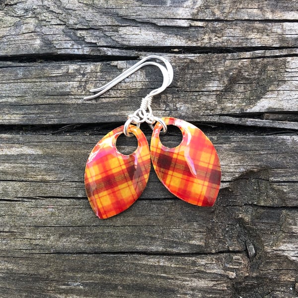 Tartan decoupage and enamel scale earrings. Sterling silver. 