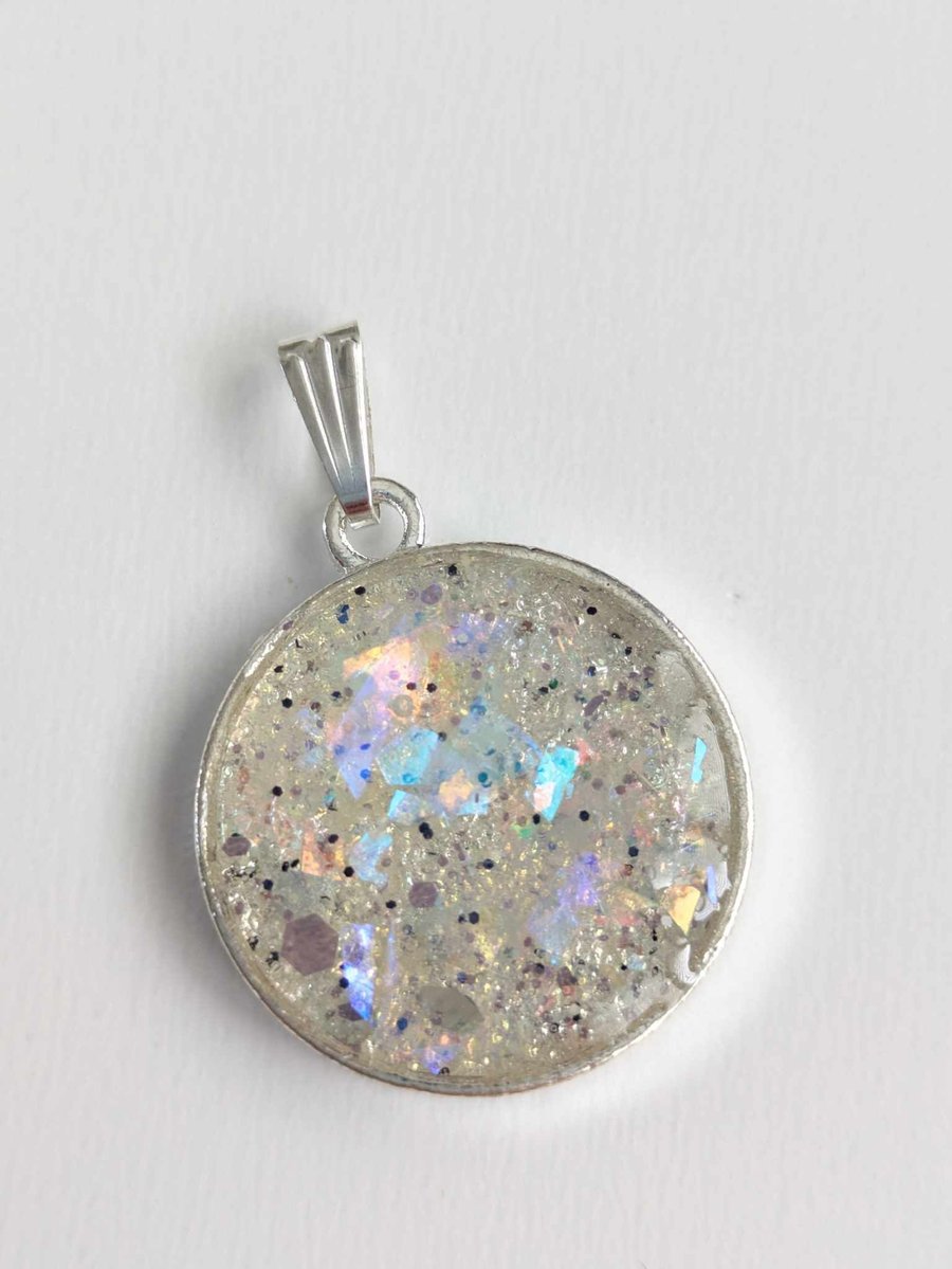 Small Round Resin Pendant With Clear Glitter