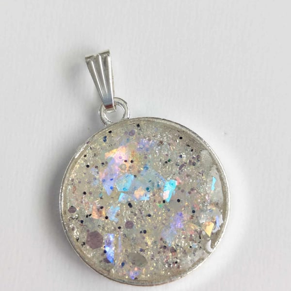 Small Round Resin Pendant With Clear Glitter