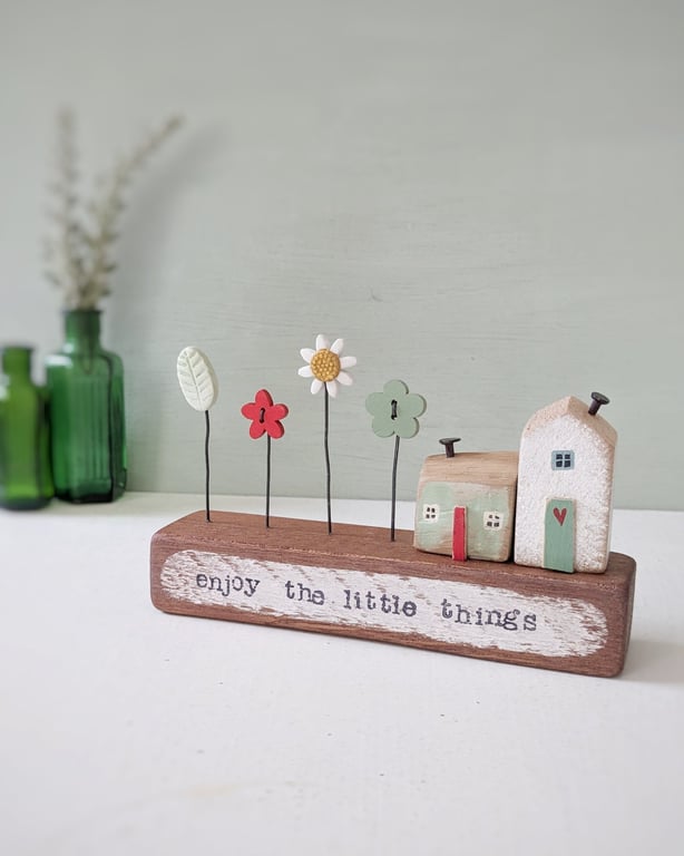 Little Wooden Houses with Clay & Button Garden 'Enjoy the little things'