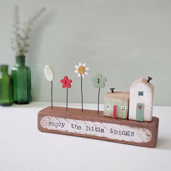 Little Wooden Houses with Clay & Button Garden 'Enjoy the little things'