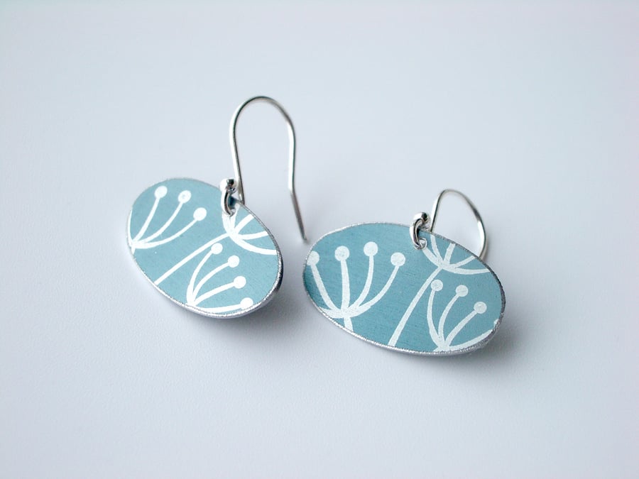 Cow parsley earrings in grey and silver