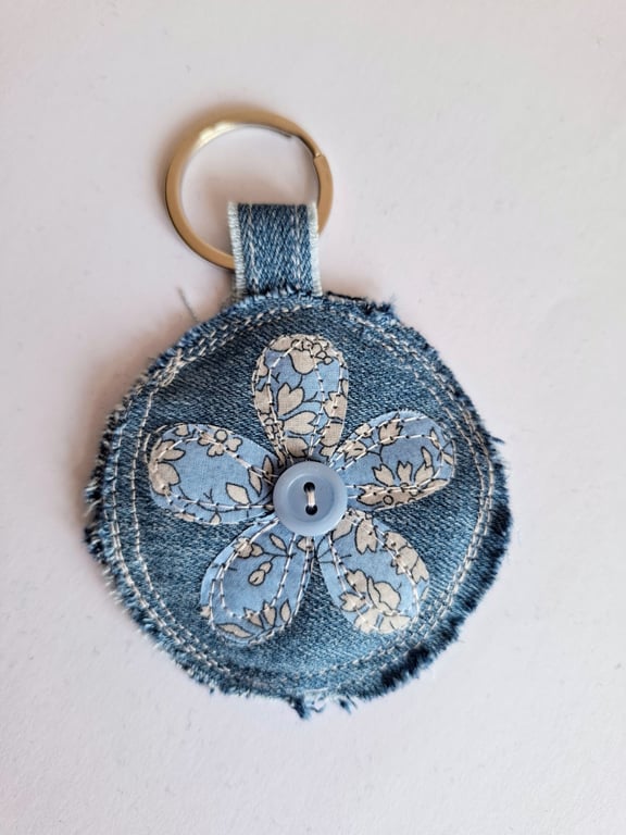 Denim flower keyring - blue