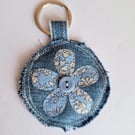 Denim flower keyring - blue