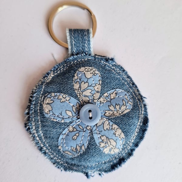 Denim flower keyring - blue