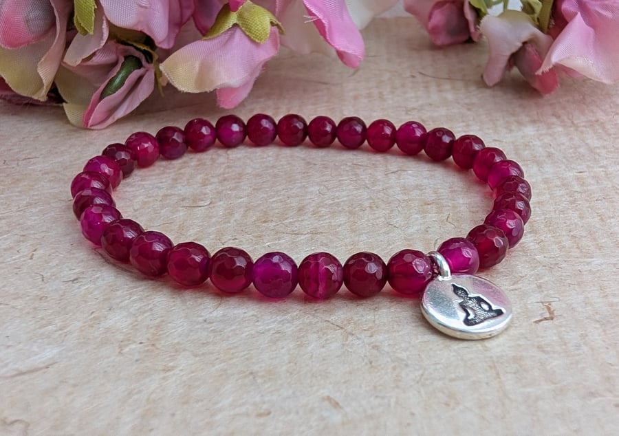 Dark pink agate elastic bracelet with Buddha charm