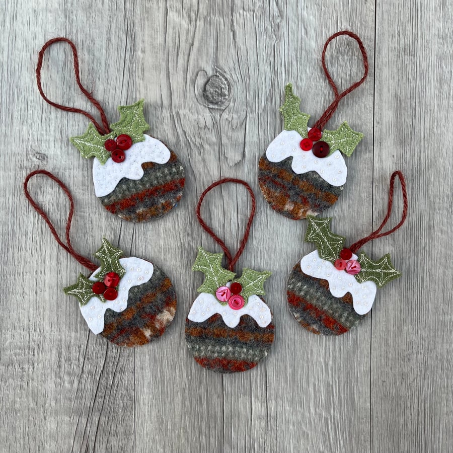  Christmas Pudding Wool Hanging Decoration 
