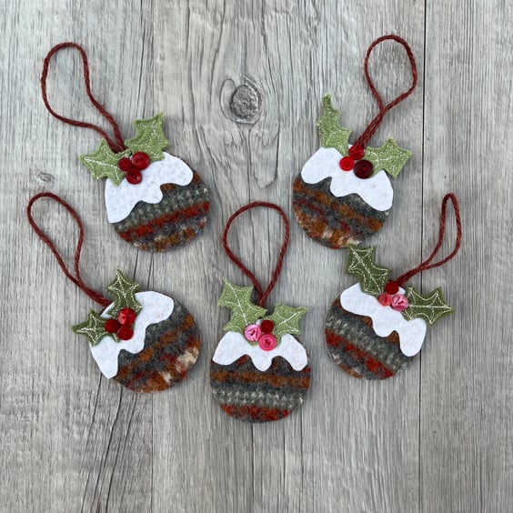  Christmas Pudding Wool Hanging Decoration 