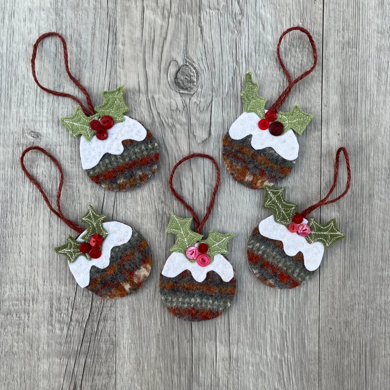  Christmas Pudding Wool Hanging Decoration 