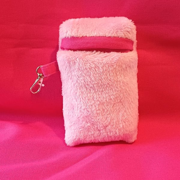 Tissue pack holder
