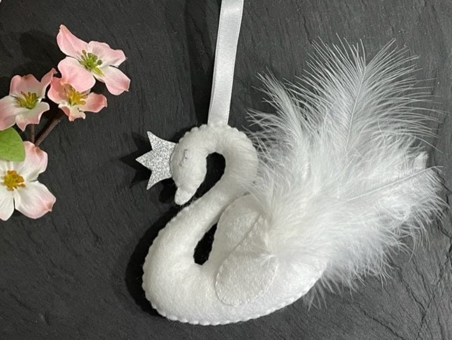 Swan felt decoration, nursery decoration, handmade felt swan, hanging swan decor