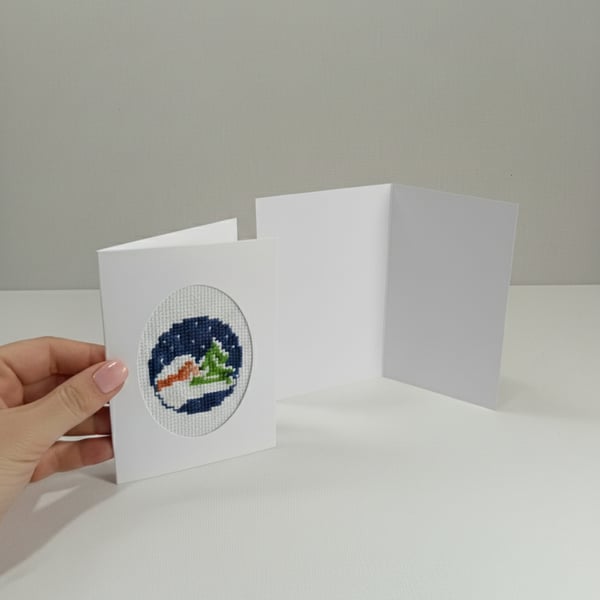 Small Cross Stitch Card – Cosy Home and Tree in Snow