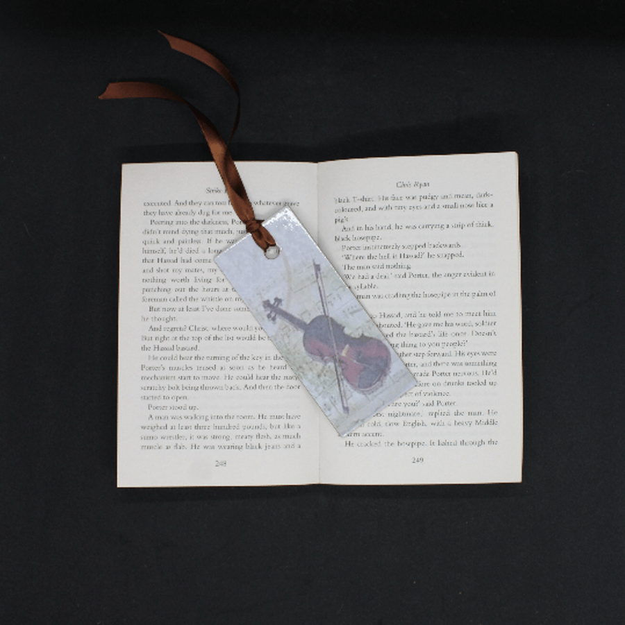 Handcrafted, Wooden bookmark with an image of a violin and music sheet