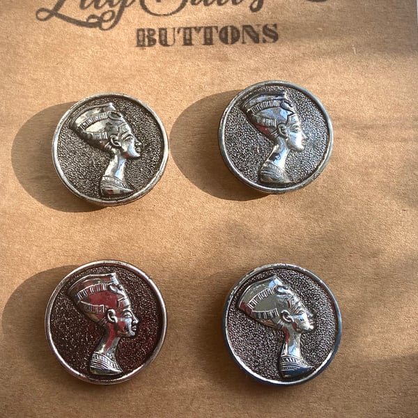 4 Vintage Nefertiti Buttons - 28mm