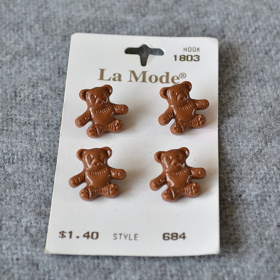 DESTASH: 4 Vintage La Mode Brown Plastic Teddy Bear Buttons on Original Card 