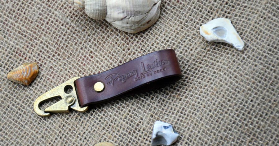 Handmade vegetable tanned leather key holder