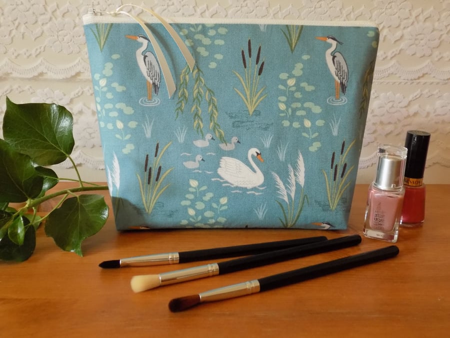 'Swan & Heron' Fabric Toiletries Bag Large Make Up Case