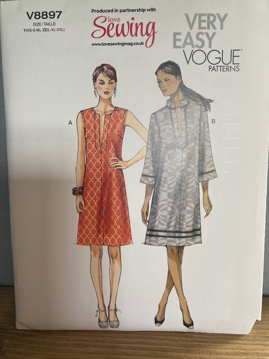 Very Easy Vogue V8897 Dress Pattern