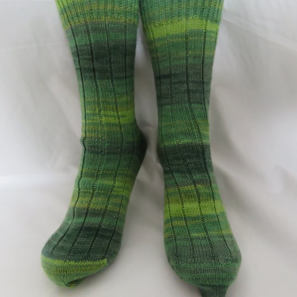 Hand-cranked Knitted Ribbed Wool Socks Size 8 to 9