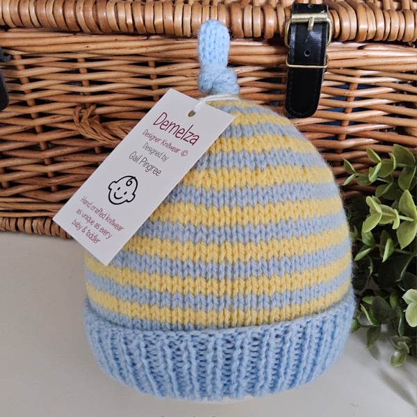 Boy's Hand Knitted Baby Knotted Beanie Hat 6-12 months size
