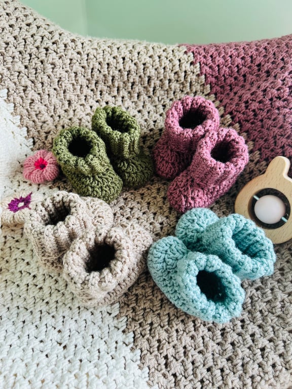 Cosy Baby Rib Cuff Booties 0-3 months