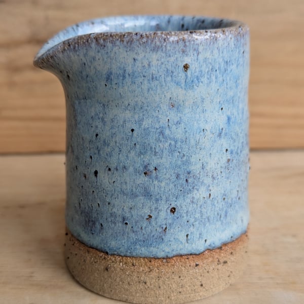 Diddy pale blue jug (speckled)