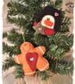 Ginger & Flakey Tree Hangers Felt Pattern - Christmas Decorations - Image 1