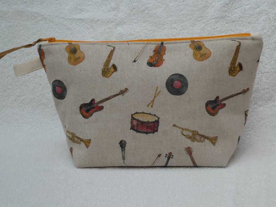 Musical Instrument Print Project Holder. Lined Purse. Zipped Holdall. Bag