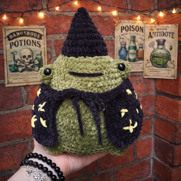 Jumbo Crochet Wizard Frog