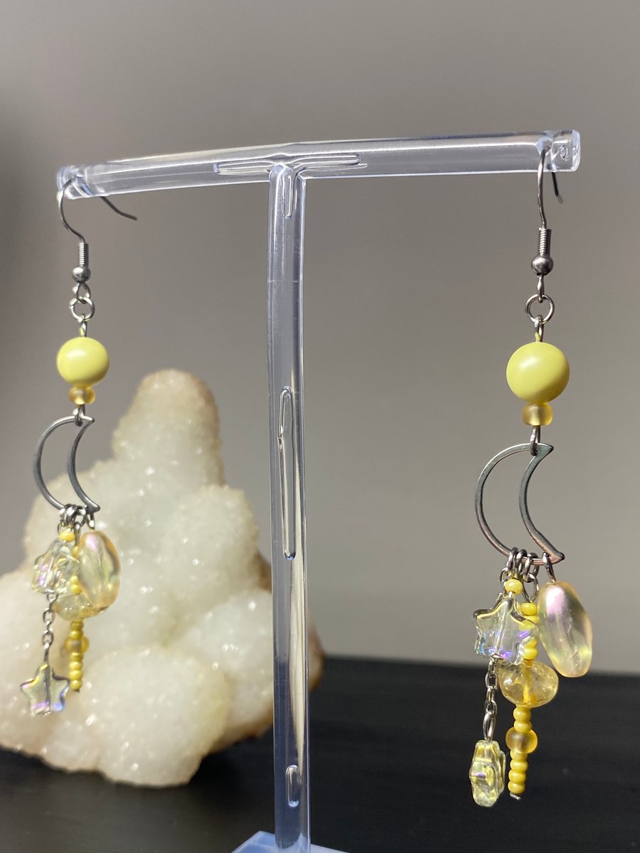 Sheena - Moon Earrings 