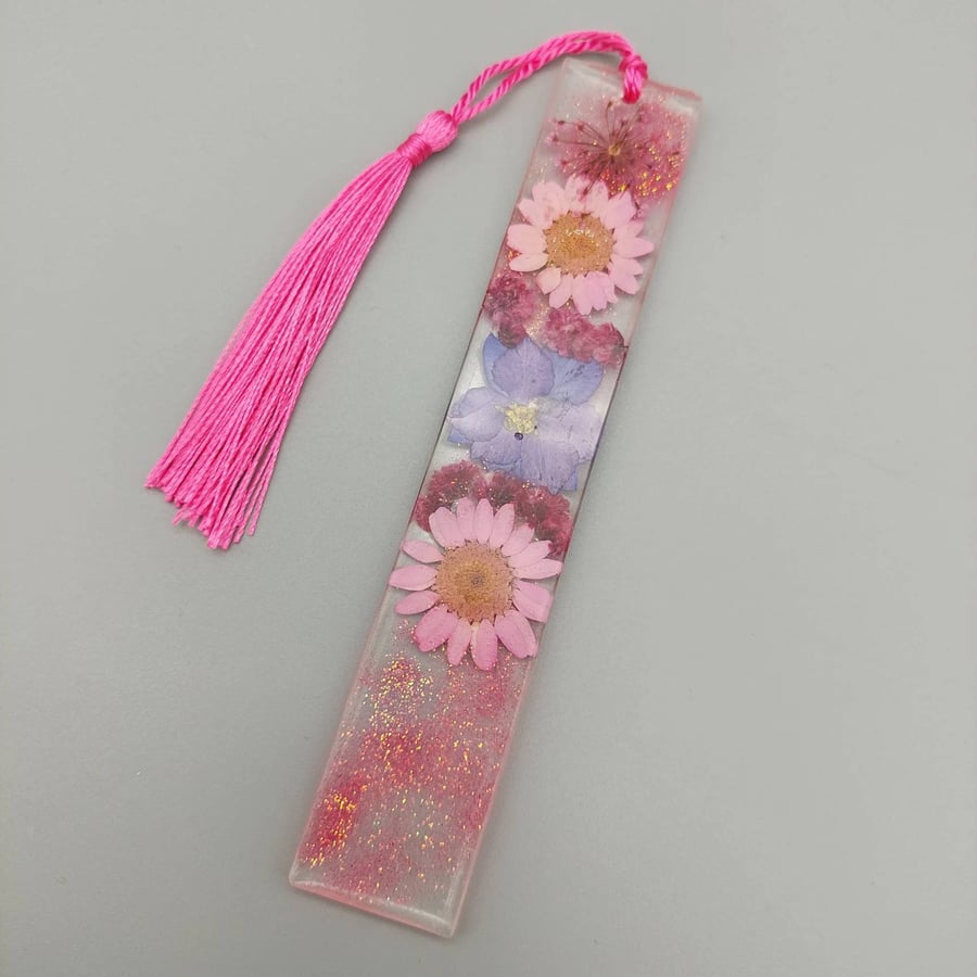 Resin Flower Bookmark,  Dried Daisy Bookmark, Book Lover Gift, Mother's Day Gift