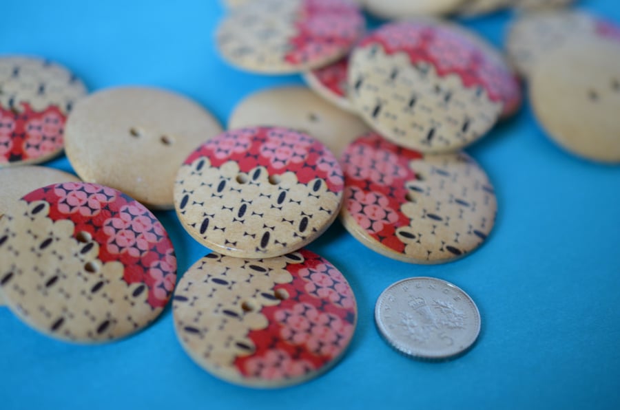 30mm Wooden Red, Pink & Natural Wood Printed Buttons Large Button (RLG7)
