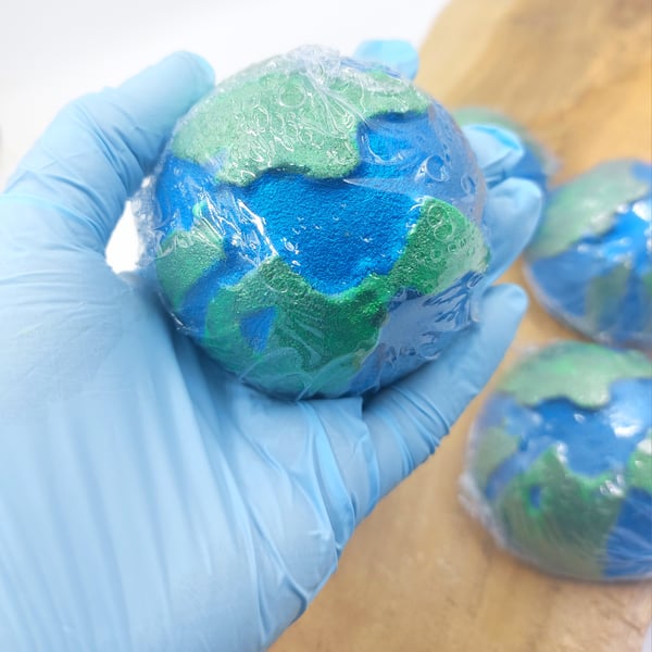 Give You The World Bath Bomb