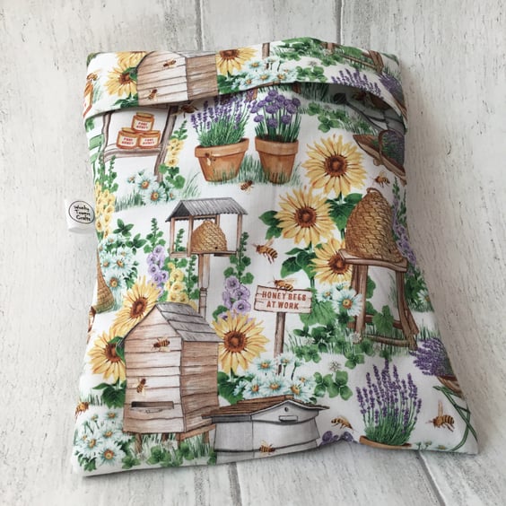 Large sandwich bag. Reusable and eco-friendly with bees and flowers fabric