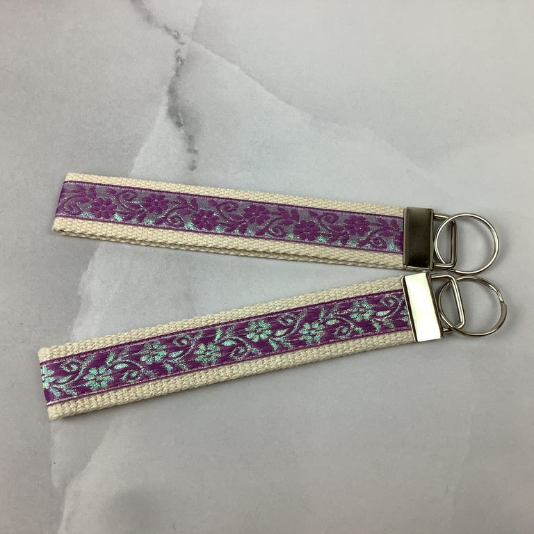 Floral wristlet key fob, Mauve key ring, Handmade
