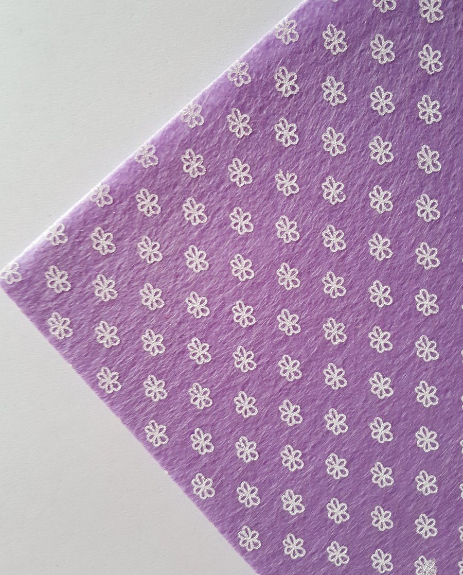 1 x Printed Felt Square - 12" x 12" - Flowers - Lilac 
